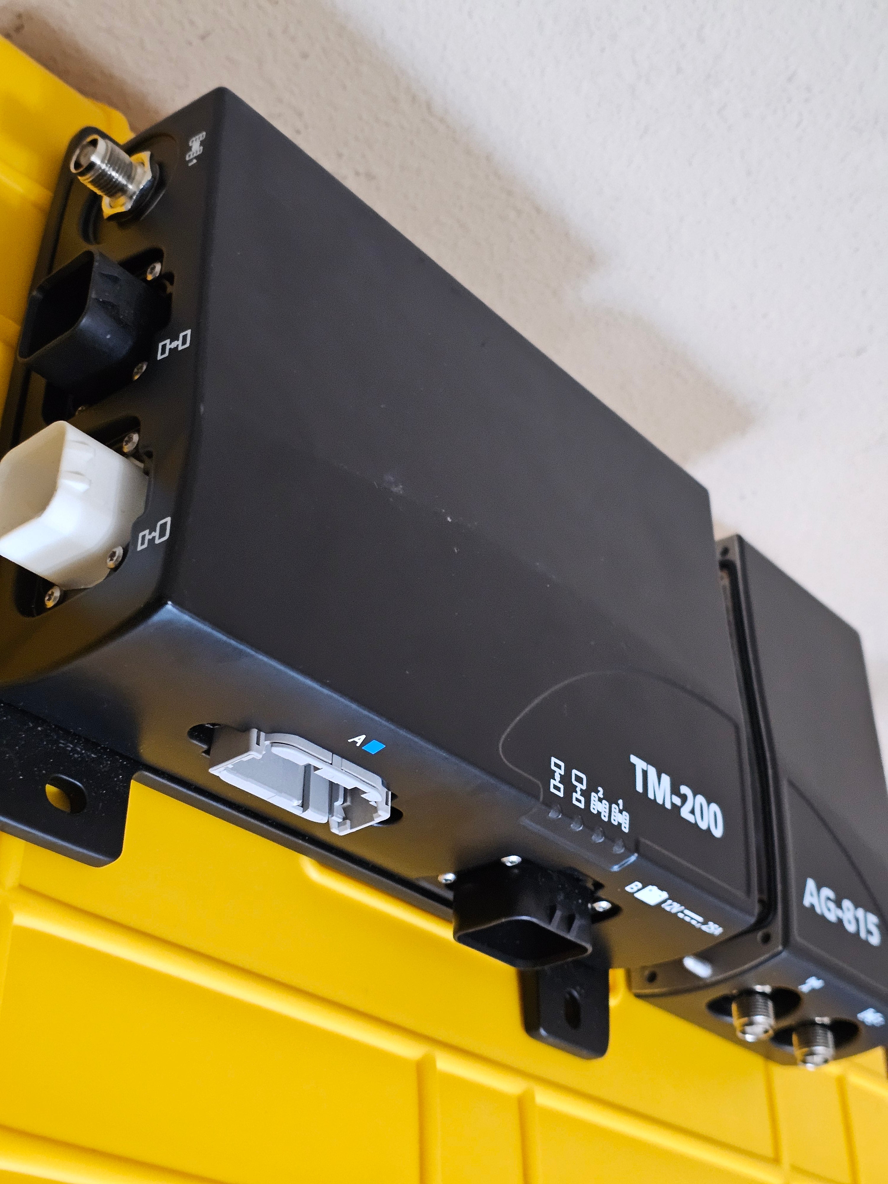 Trimble TM-200 w AG 815 AG module for TMX XCN 2050 Display Dual