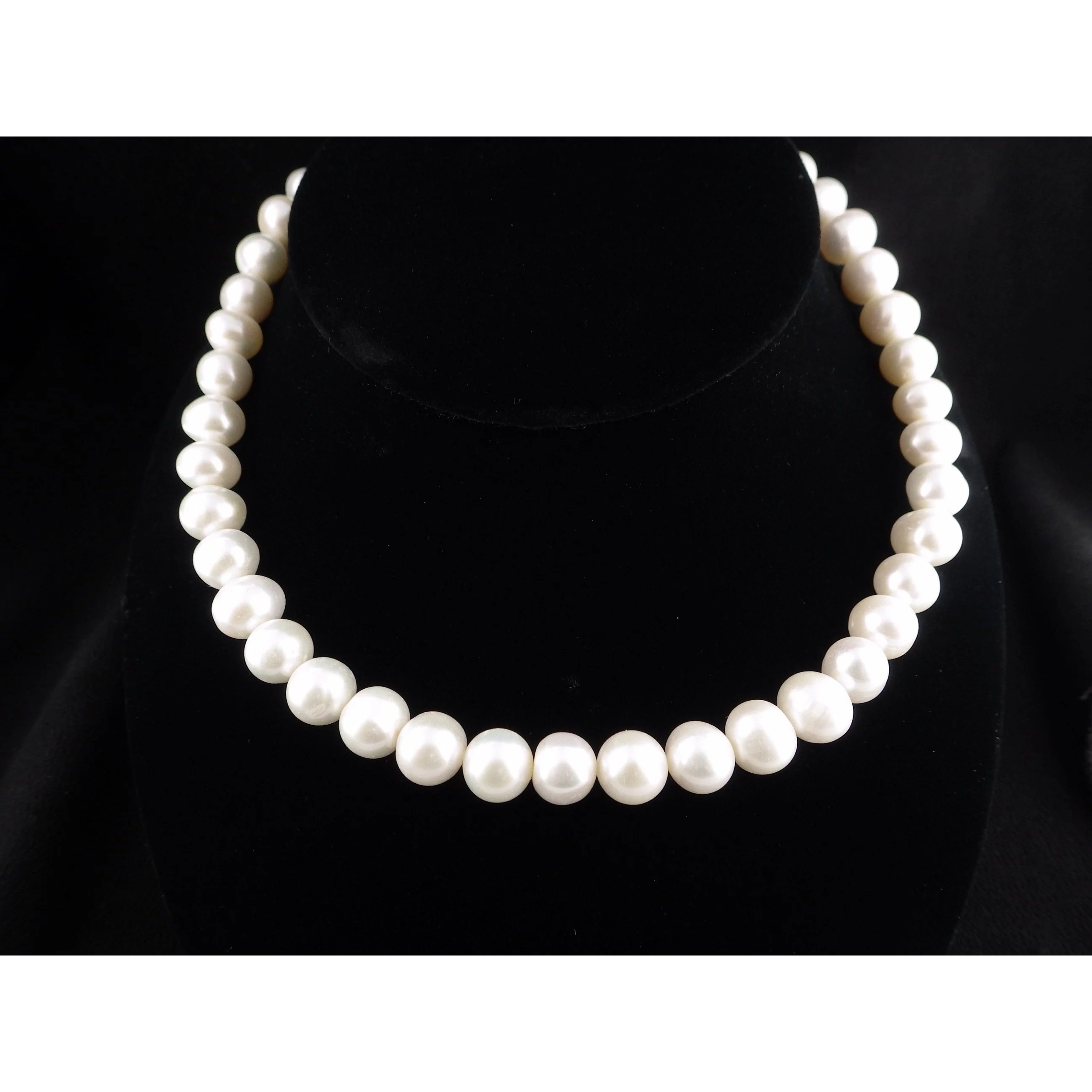 how much is a pearl necklace