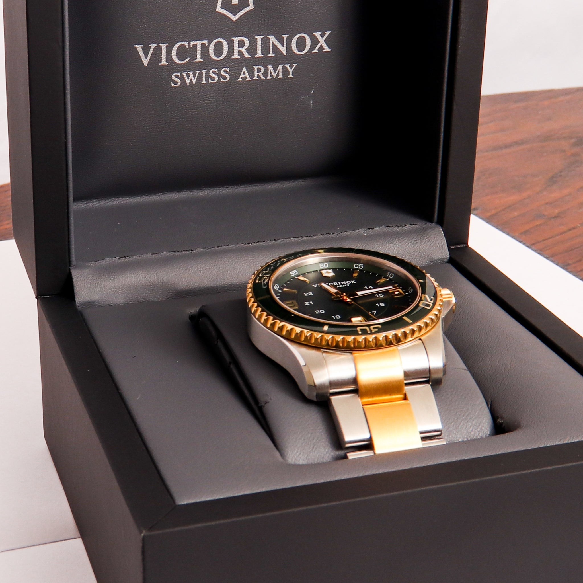 Victorinox clearance maverick gold