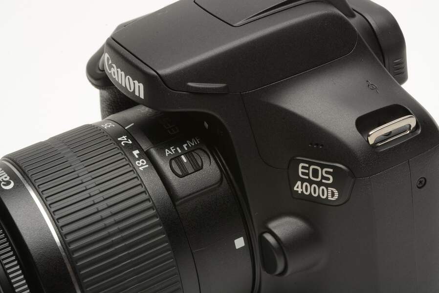 Canon EOS 4000D EF-S 18-55mm III Lens - Black – Starlite