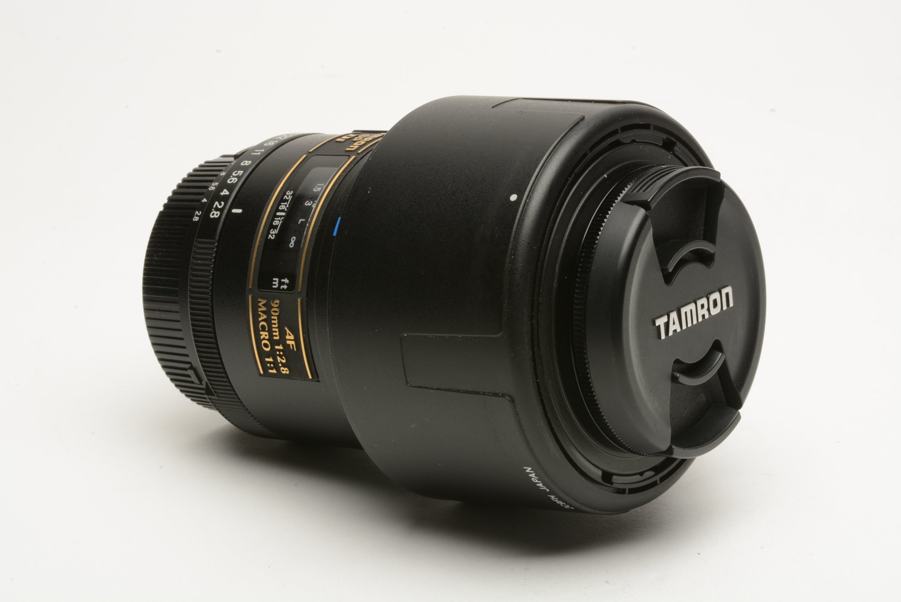 Tamron AF 90mm f2.8 Macro 1:1 SP Di lens 272E Nikon AF, caps