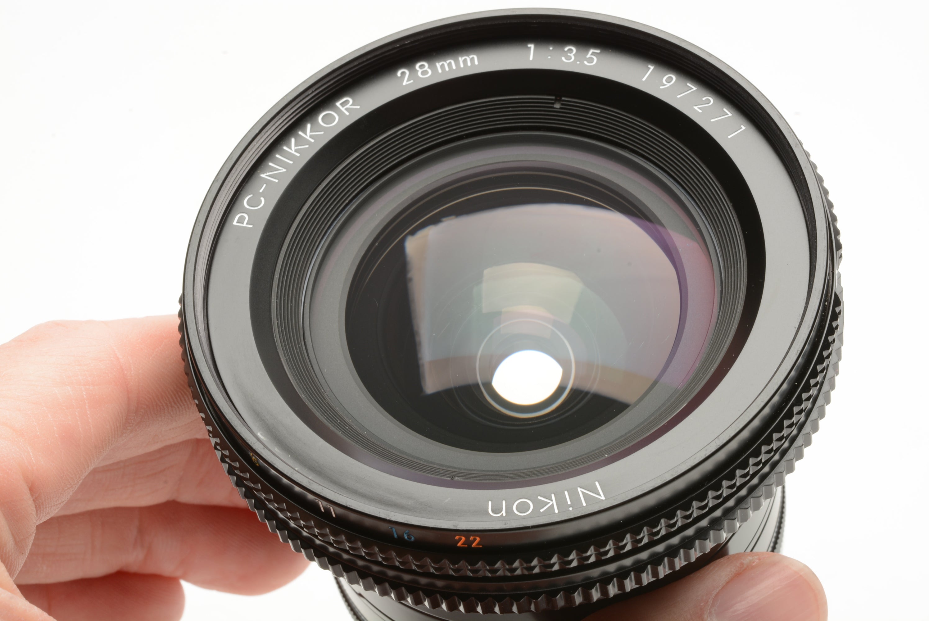 綺麗 Nikon PC-NIKKOR 28mm F3.5 Nikon PC-Nikkor 28mm f3.5 w/Caps, Nice! clean & sharp! | eBay