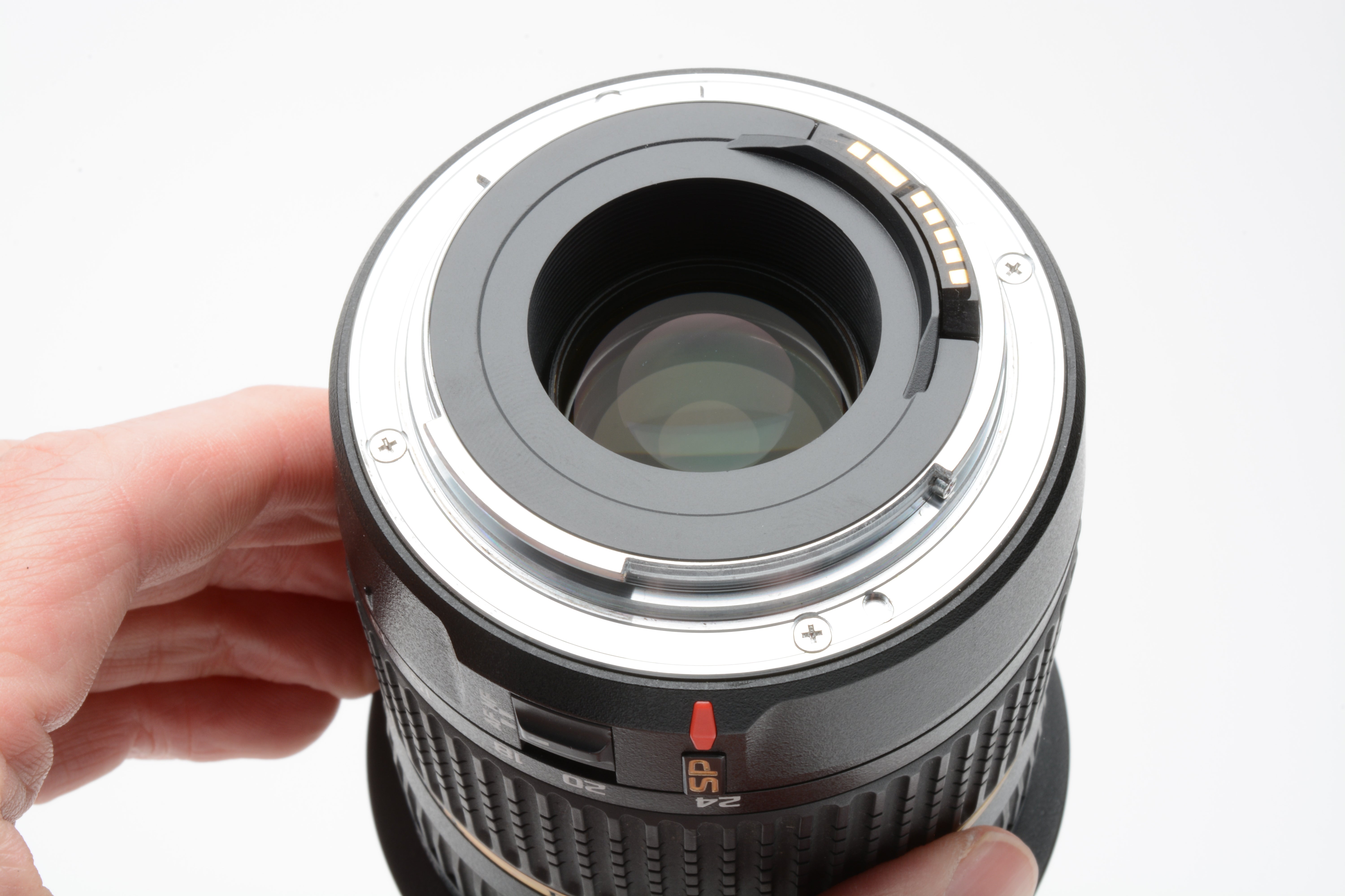 Tamron SP 10-24mm f3.5-4.5 Di II wide zoom for Canon EF, caps