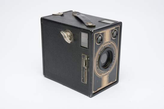 Vintage Agfa Ansco D6 Shureshot Regular Gold & Black box camera