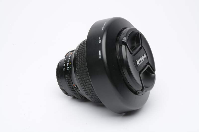 Nikon AF Zoom-Nikkor 24-120mm f3.5-5.6D zoom lens, caps, hood