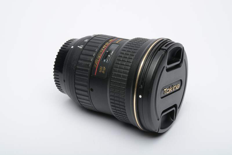 Tokina SD AF 12-24mm f4 IF DX II AT-X Pro for Nikon, caps