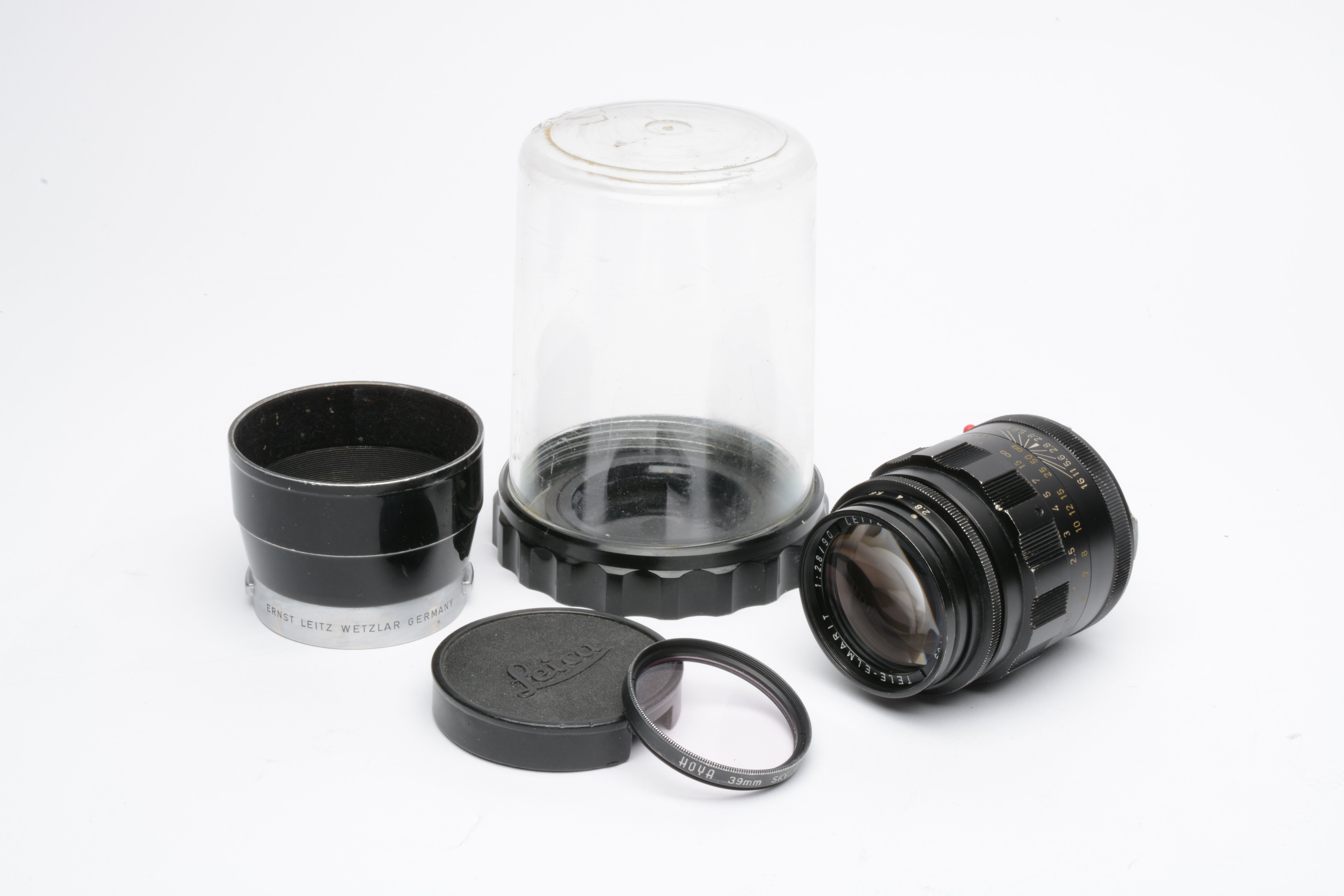 Leica Leitz 90mm F2.8 Tele-Elmarit Lens V.I black lens, very sharp