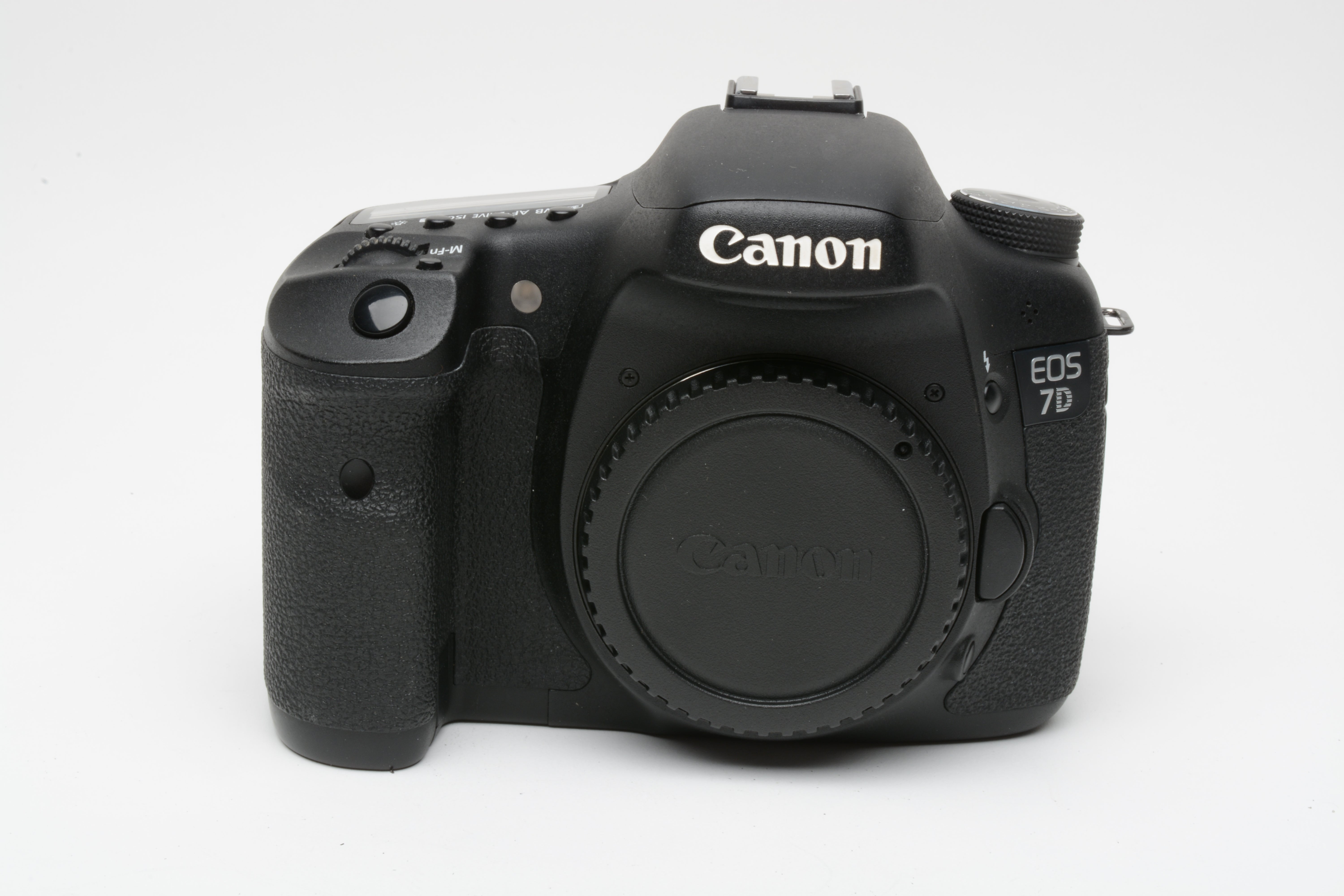 Canon EOS 7D 18MP DSLR body, 2 batts, charger, strap, No USB Port