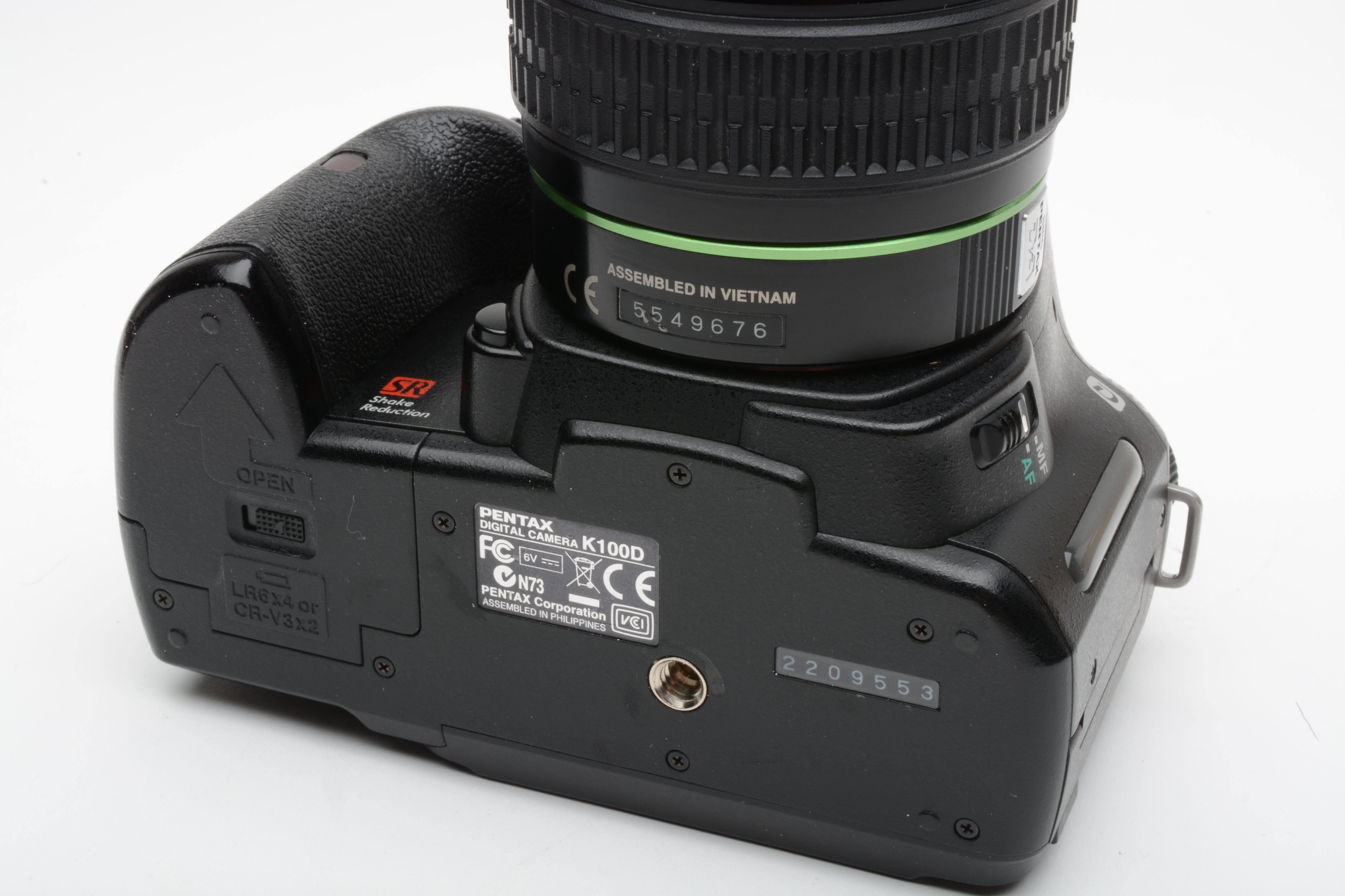 Pentax K100D DSLR w/18-55mm f3.5-5.6 zoom, manuals, book, strap