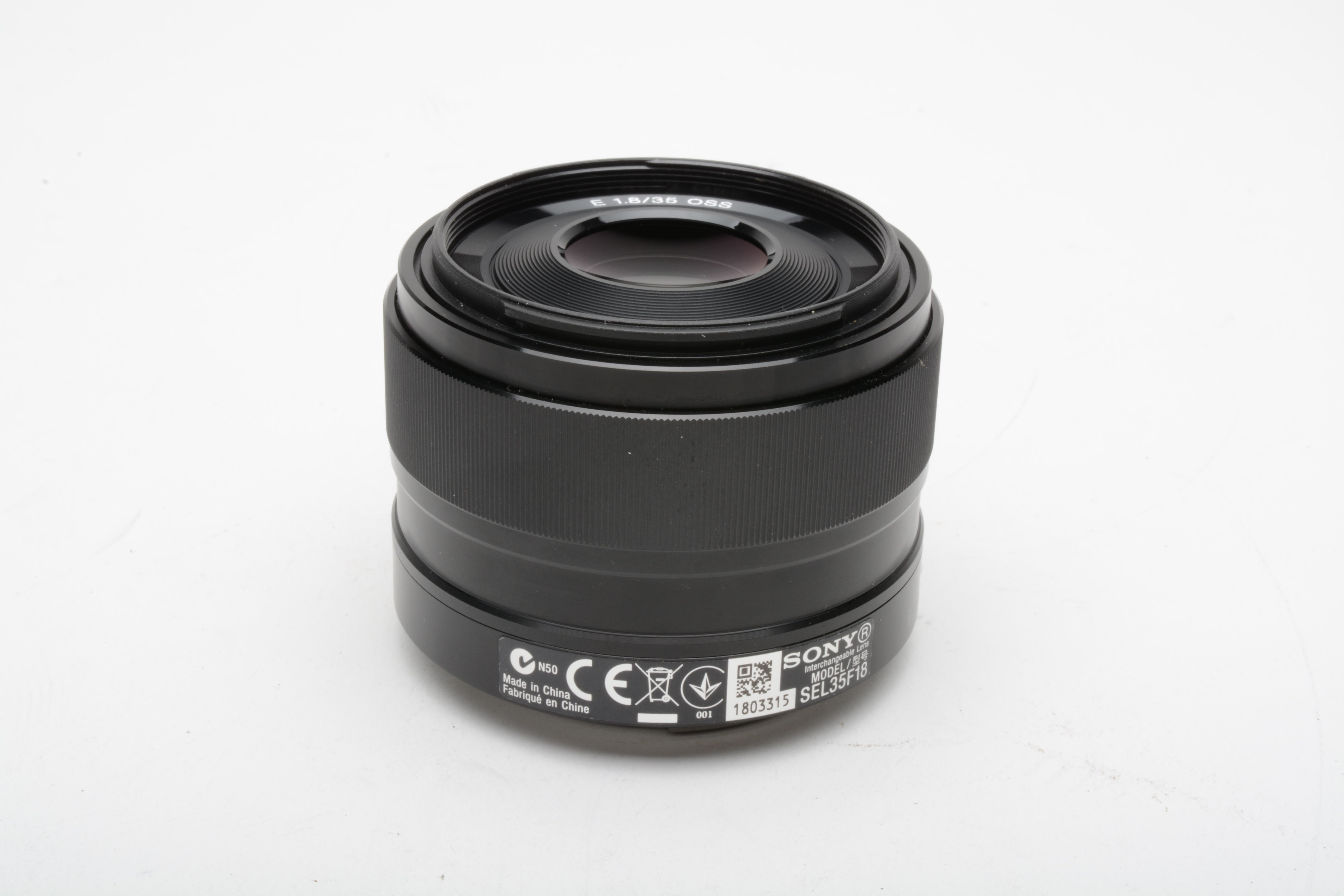 Sony 35mm f1.8 SEL35F18 wide angle E-mount lens, caps, hood, UV