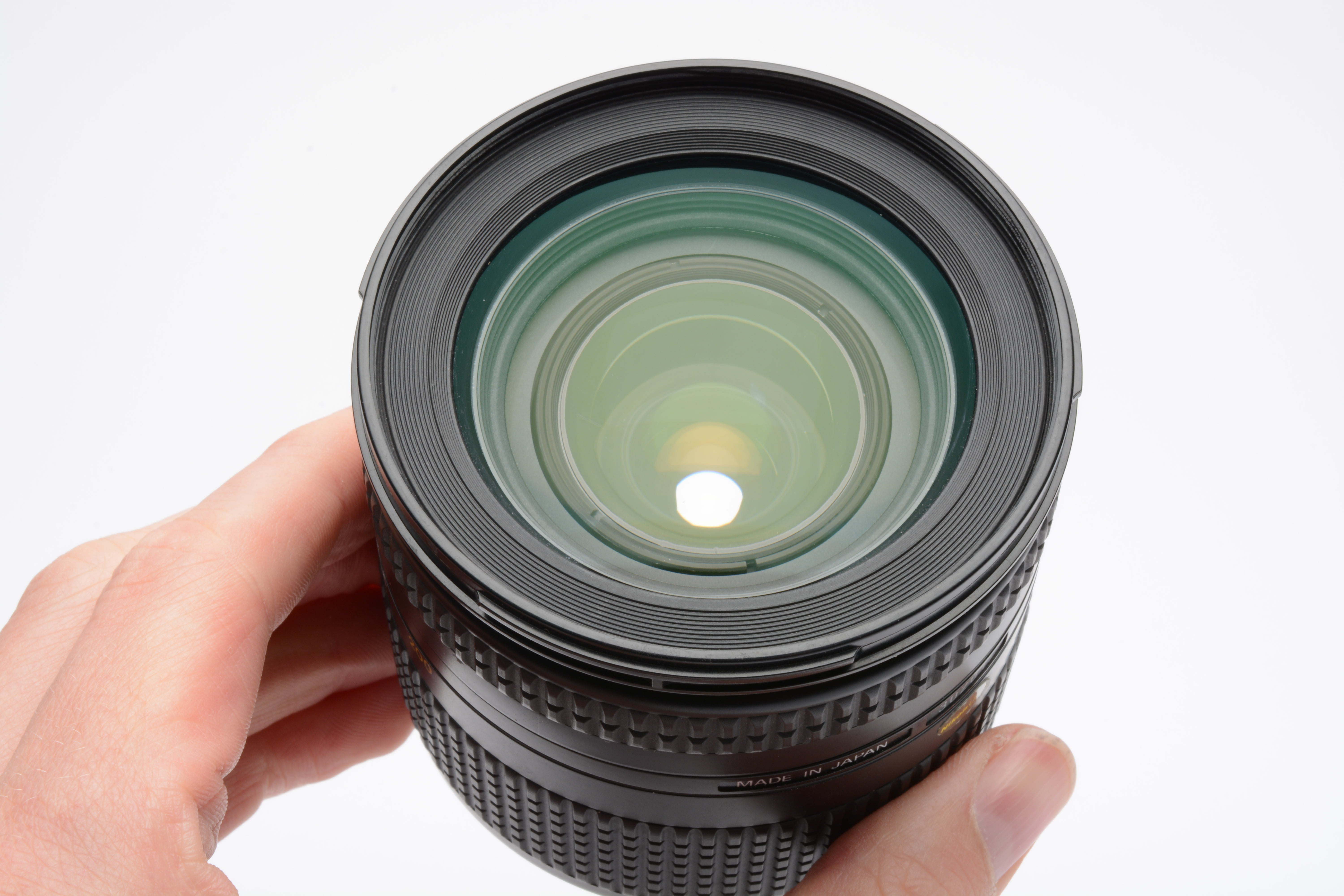 Nikon AF Zoom-Nikkor 28-200mm f3.5-5.6D zoom lens, caps, UV, Very