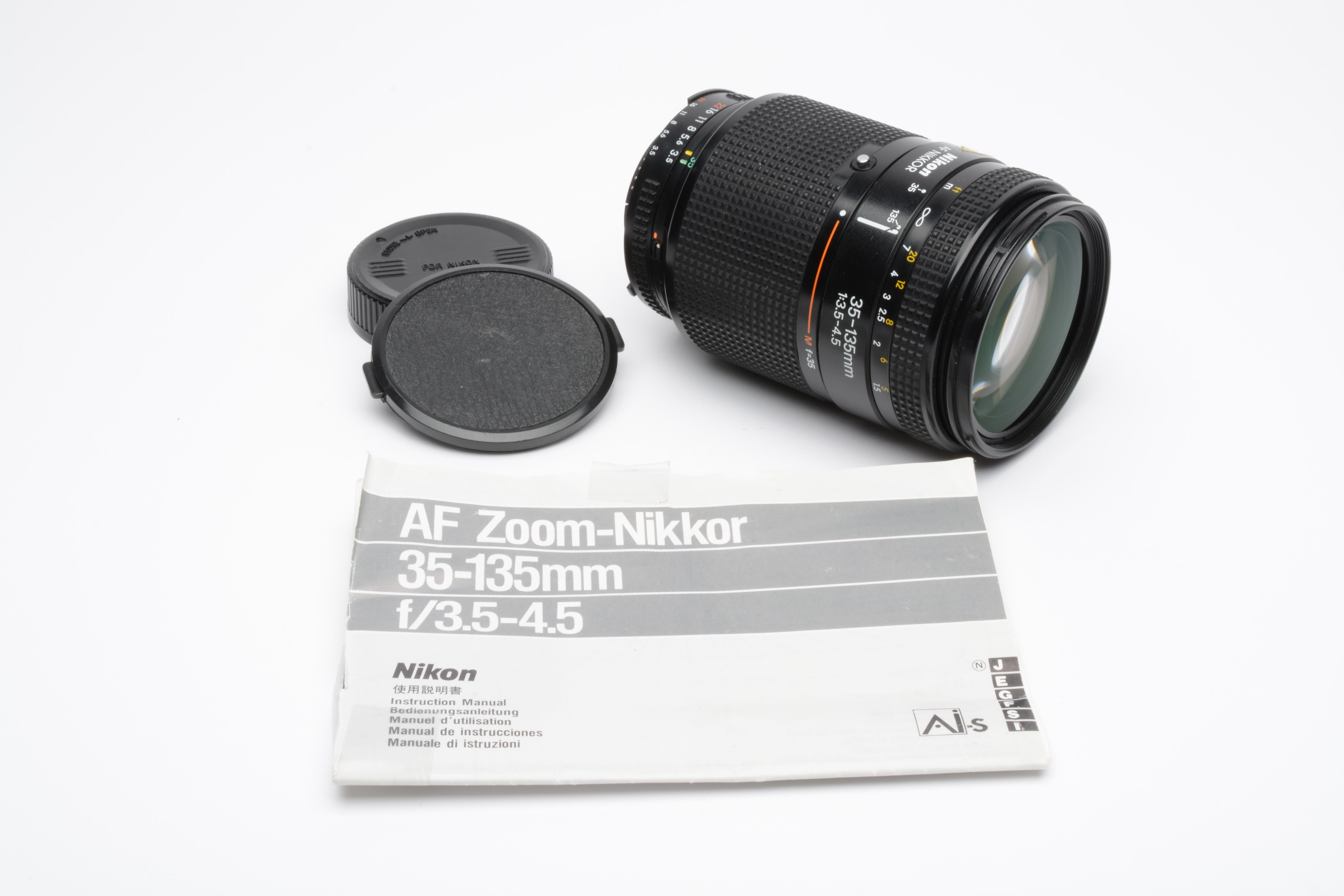 Nikon AF Nikkor 35-135mm F3.5-4.5 zoom lens, caps, Very nice