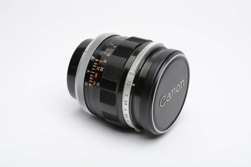 Canon FL 55mm f1.2 Prime lens, UV, caps, nice and sharp Caps Canon FL 55mm f1.2 Prime lens, UV, caps, nice and sharp Caps