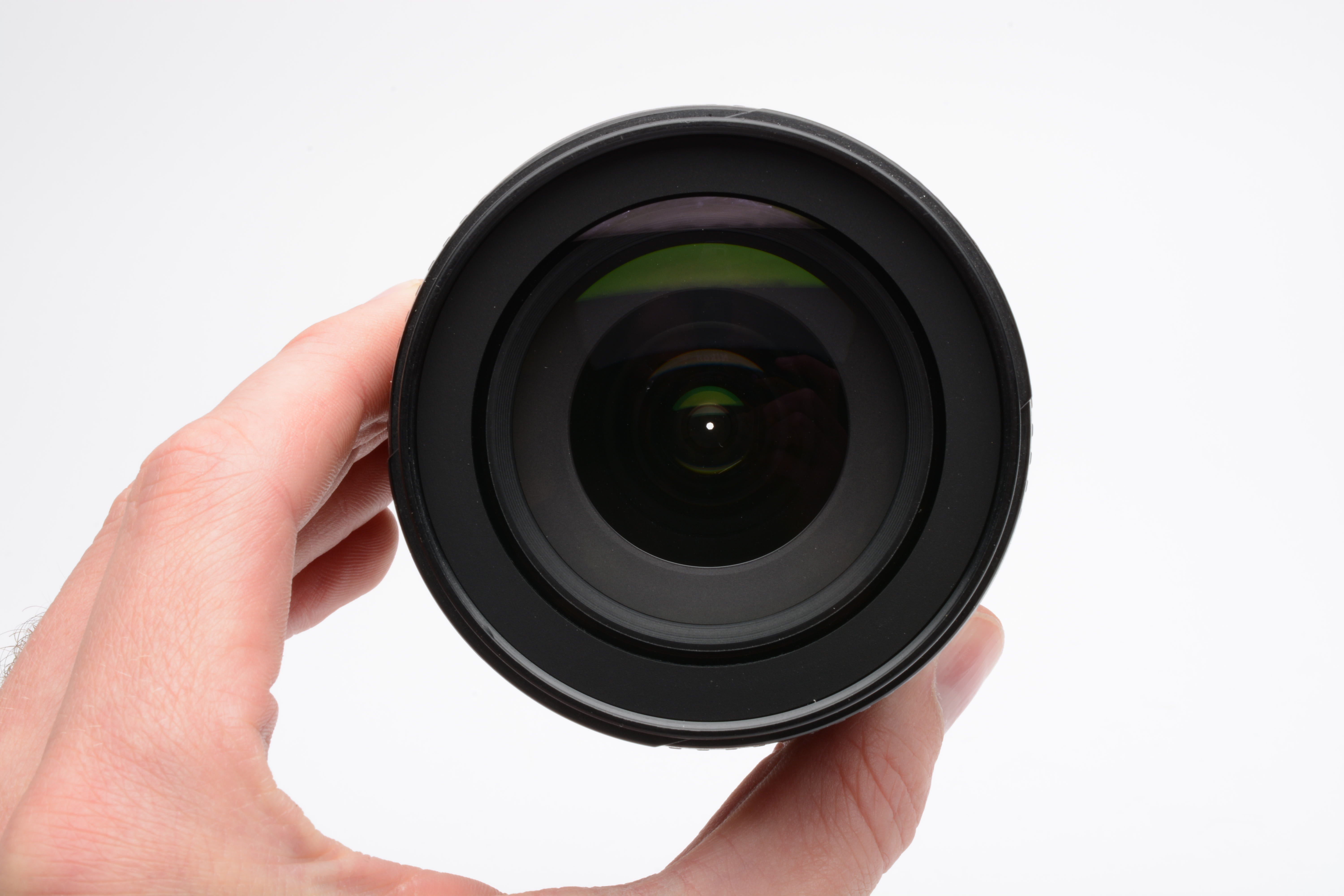 Nikon AF-S 18-105mm f3.5-5.6G ED DX VR zoom lens, caps, clean