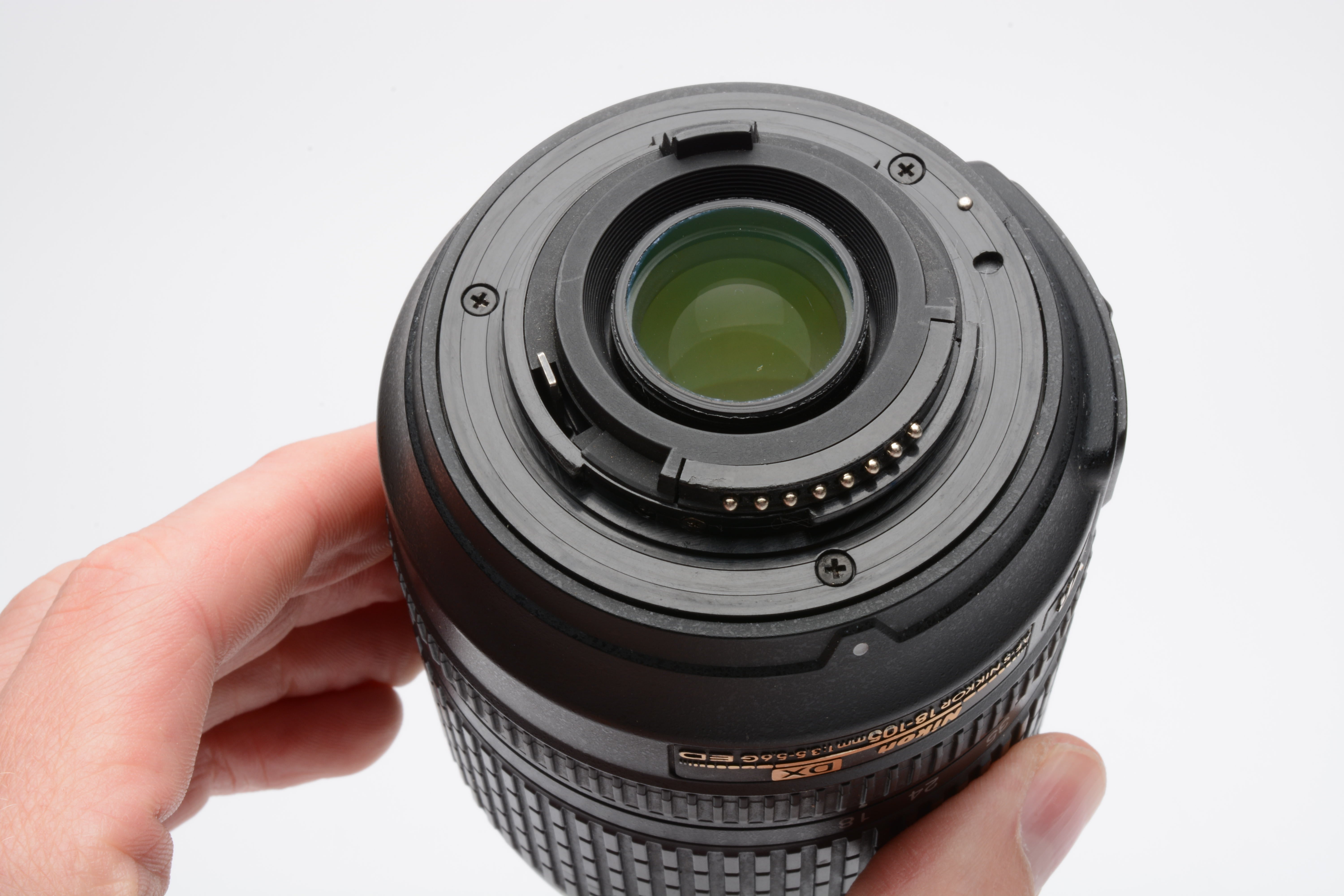 Nikon AF-S 18-105mm f3.5-5.6G ED DX VR zoom lens, caps
