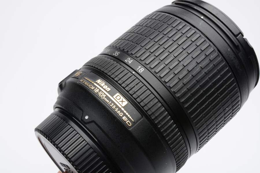 Nikon AF-S 18-105mm f3.5-5.6G ED DX VR zoom lens, caps, clean 