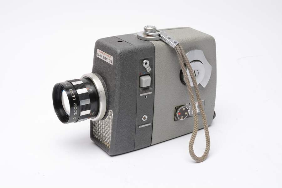 Elmo 8-S Zoom auto eye 8mm Movie camera, filter, case, manual