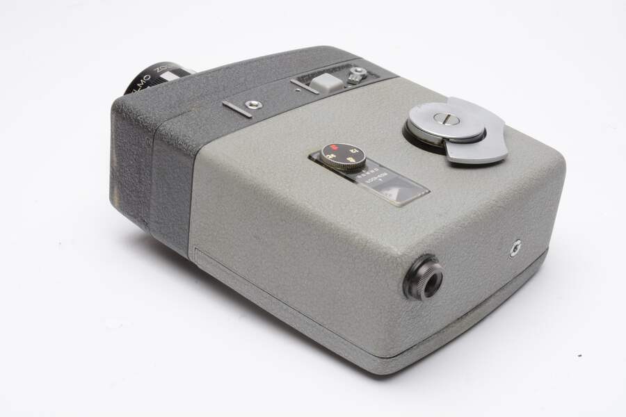 Elmo 8-S Zoom auto eye 8mm Movie camera, filter, case, manual