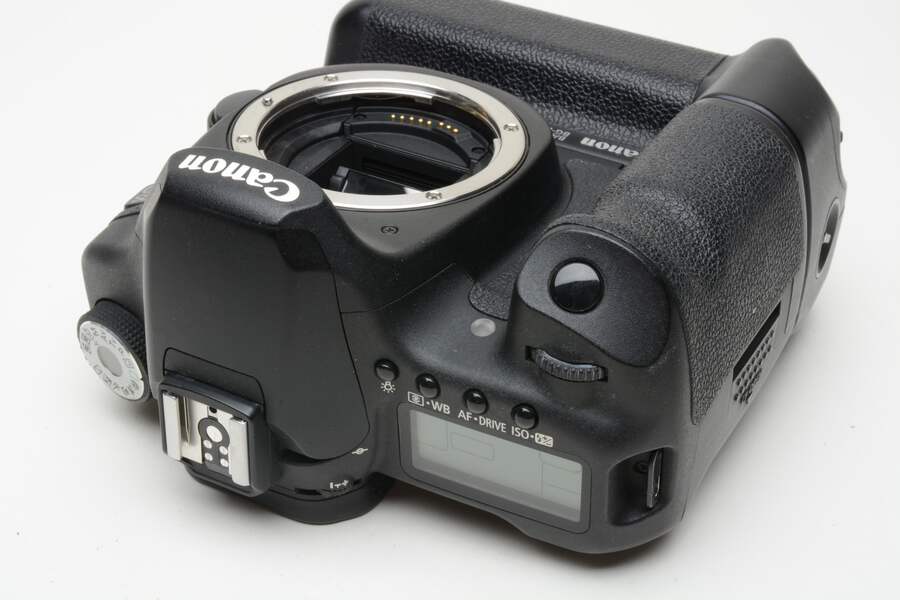 Canon EOS 50D DSLR Body w/BG-E2N Grip, 2Batts, charger, strap