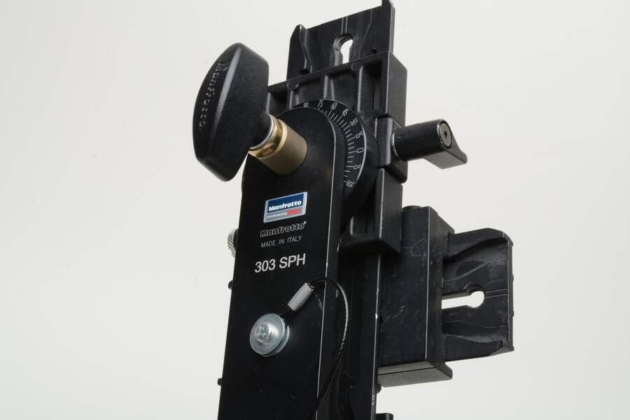 Manfrotto 303SPH Multi Row panoramic tripod head, clean, smooth