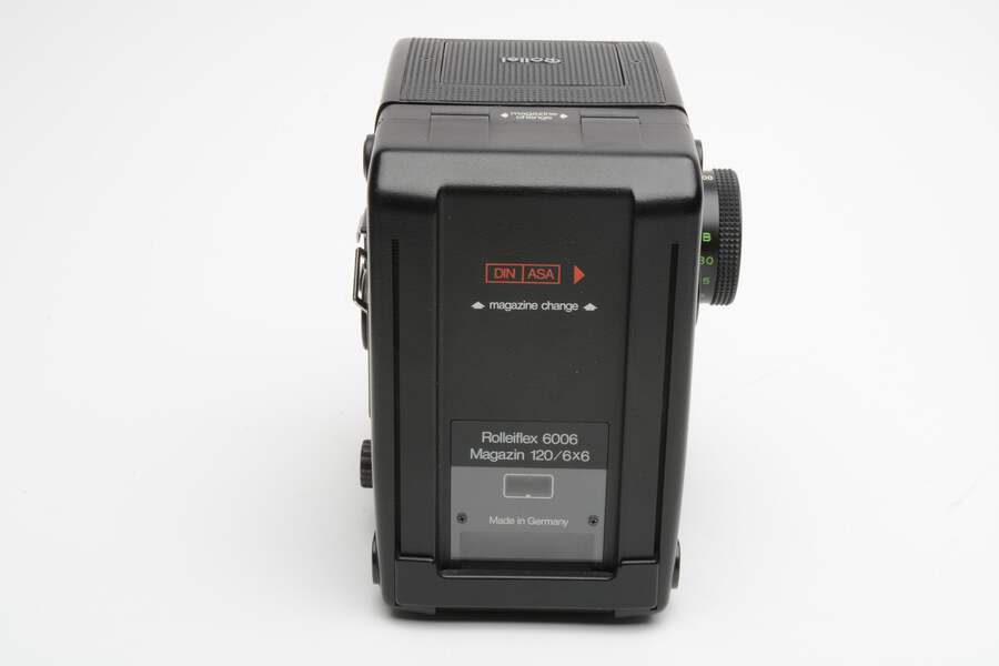 Rolleiflex 6006 Mod 2 6x6 body w/80mm Planar T* Lens, batt+charger