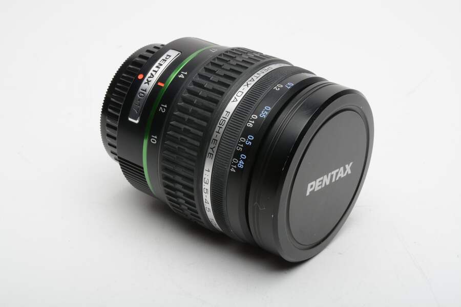 SMC Pentax DA 10-17mm f3.5-4.5 ED IF Fisheye zoom lens, caps