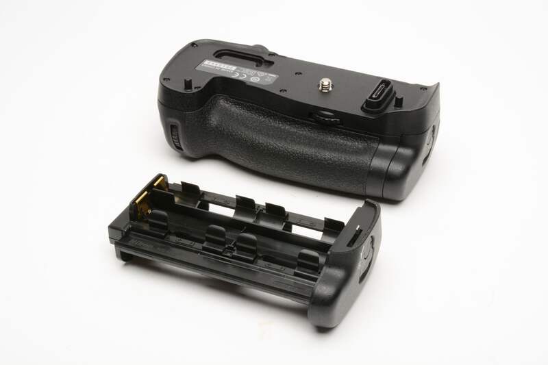 Nikon D500＋MB-D17 Nikon MB-D17 Multi Power Battery Pack for Nikon D500, +AA insert