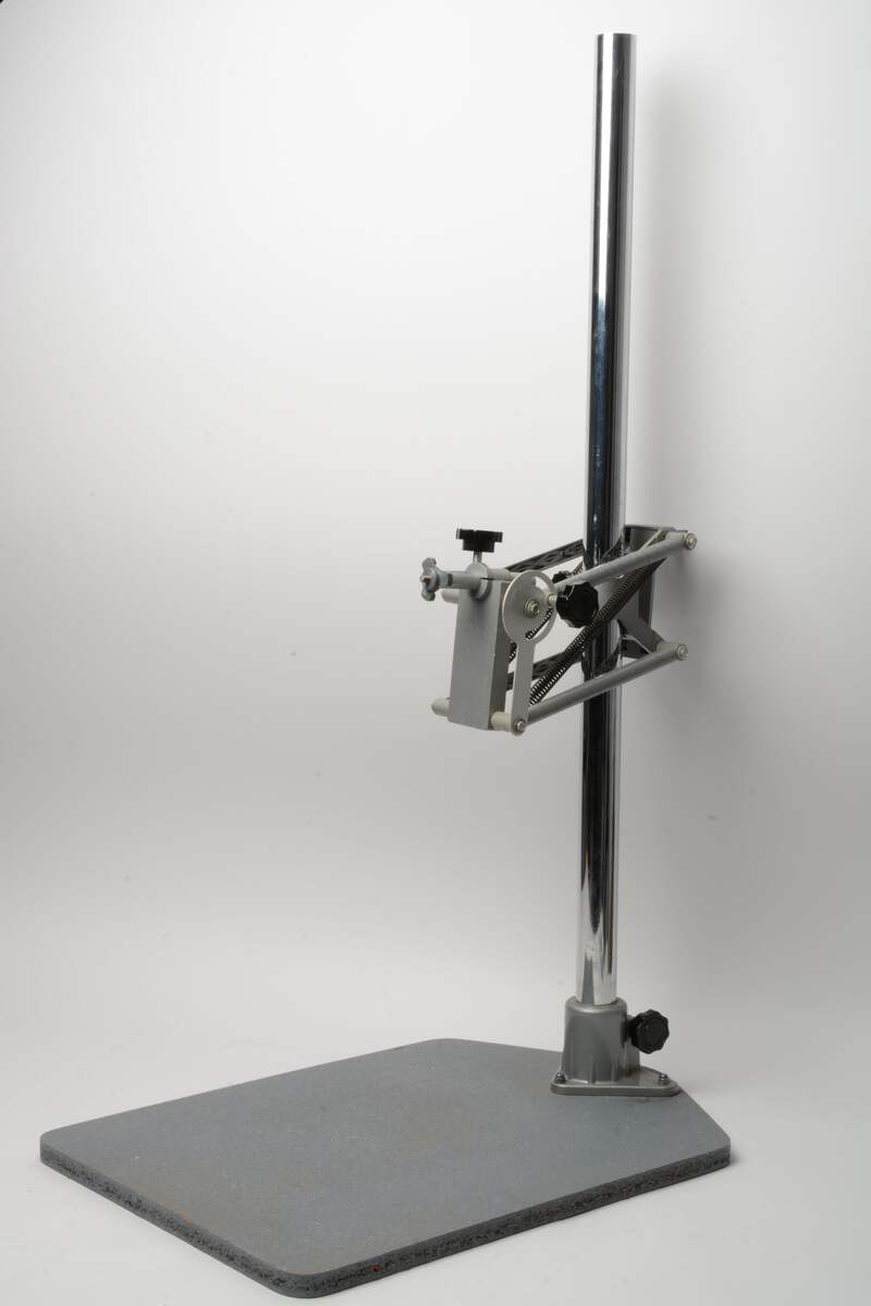 Testrite? copy stand ~17x16 base, ~35