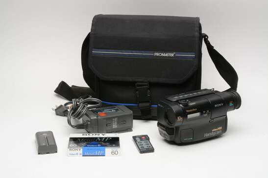 Sony CCD TR500 Hi8 Video Camera Camcorder bundle, case, batt+