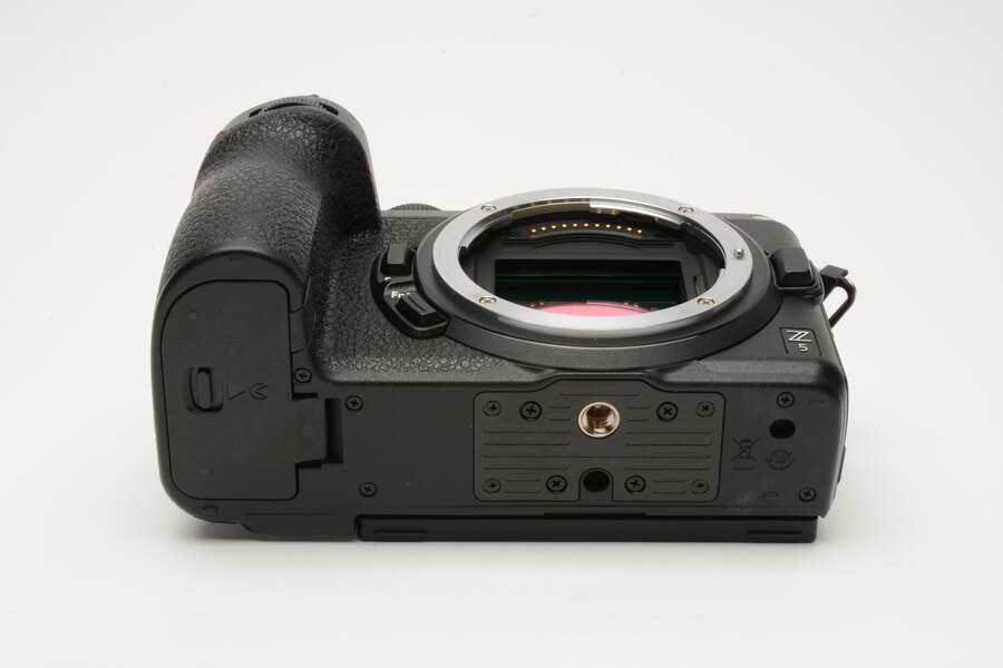 Nikon Z5 body, Boxed, USA version, 2Batts +64GB SD card, Only 2184