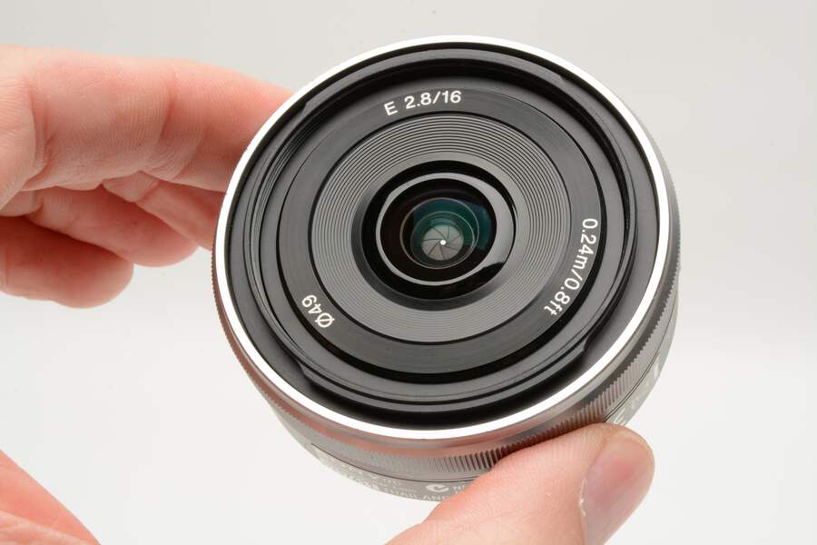 Sony 16mm f2.8 SEL16F28 wide angle E-mount lens, Caps, Great! | eBay