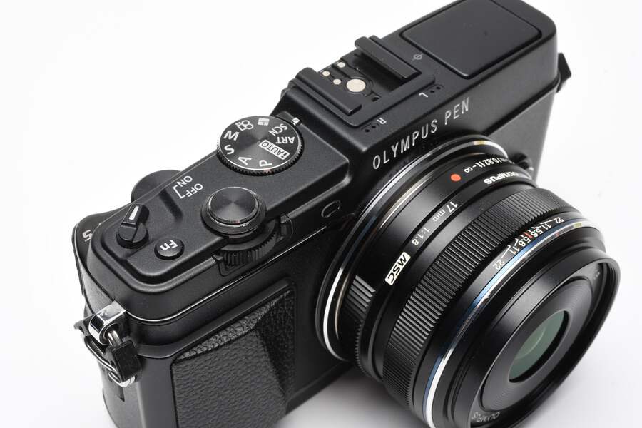 Olympus E-P5 w/17mm f1.8 and VF-4 Viewfinder, Mint- Boxed, Great