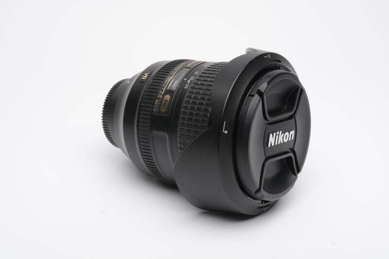 Nikon AF Nikkor 24-120mm f4G ED N VR w/Caps, hood, NO VR, Sharp