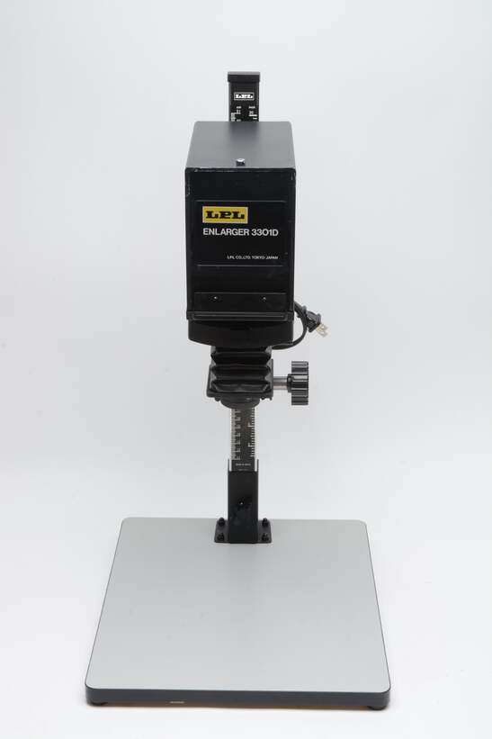 LPL 3301D B&W Condenser enlarger w/35mm carrier + 50mm Lens, Great