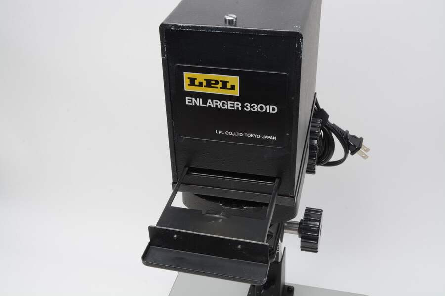 LPL 3301D B&W Condenser Enlarger w/ 50mm f3.5 Lens, Clean! *Read