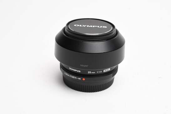 Olympus M. Zuiko Digital 25mm f1.8 Micro 4/3, Hood, Caps, Mint- | eBay