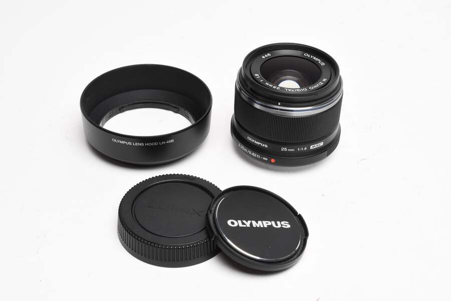 Olympus M. Zuiko Digital 25mm f1.8 Micro 4/3, Hood, Caps, Mint- | eBay