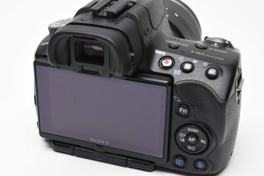 Sony A55 DSLR w/18-55mm f3.5-5.6, 2X batts+charger+remote, Box