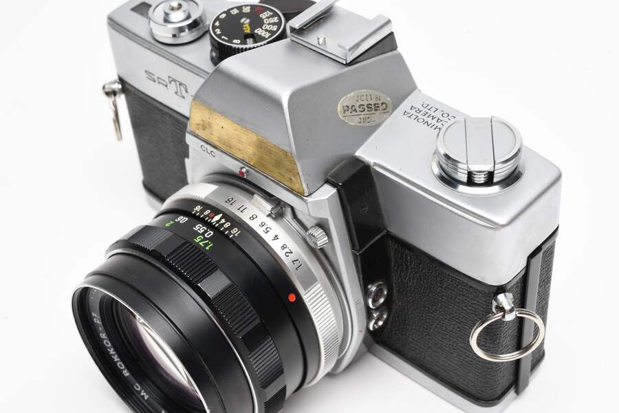 Minolta SRT-101 35mm SLR w/50mm F1.7 lens, new seals, case