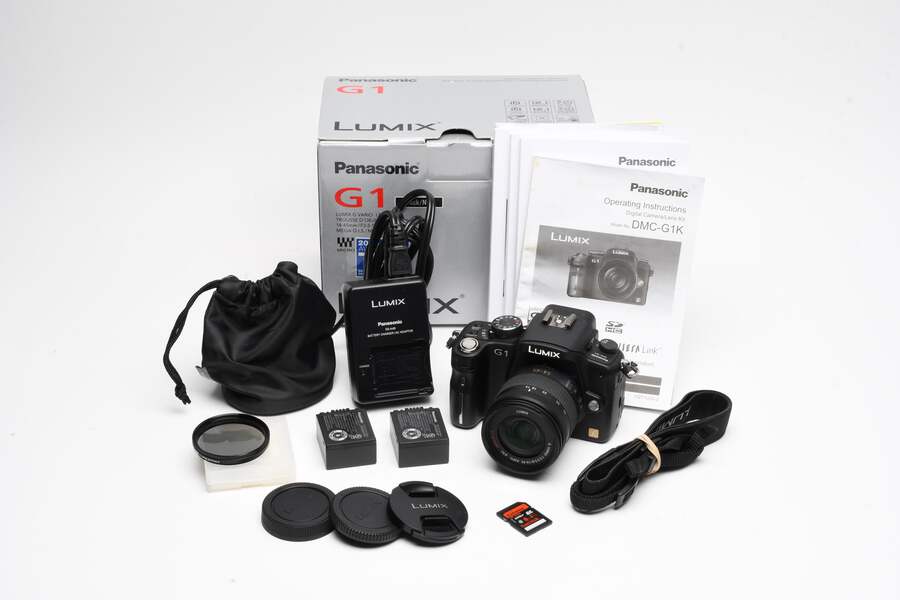 Panasonic Lumix G1 w/14-45mm f3.5-5.6 Aspherical zoom, 2Batts