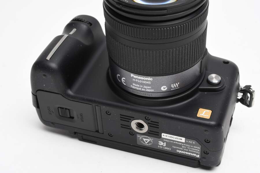 Panasonic Lumix G1 w/14-45mm f3.5-5.6 Aspherical zoom, 2Batts