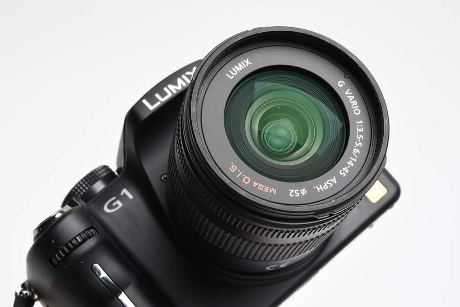 Panasonic Lumix G1 w/14-45mm f3.5-5.6 Aspherical zoom, 2Batts