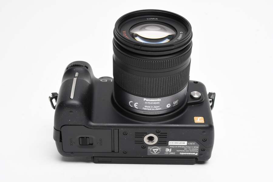 Panasonic Lumix G1 w/14-45mm f3.5-5.6 Aspherical zoom, 2Batts