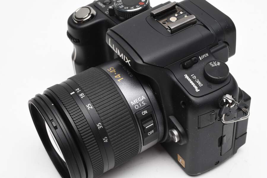 Panasonic LUMIX DMC-G1 14-45 レンズ付 動作確認済 Panasonic Lumix G1 w/14-45mm f3.5-5.6 Aspherical zoom, 2Batts