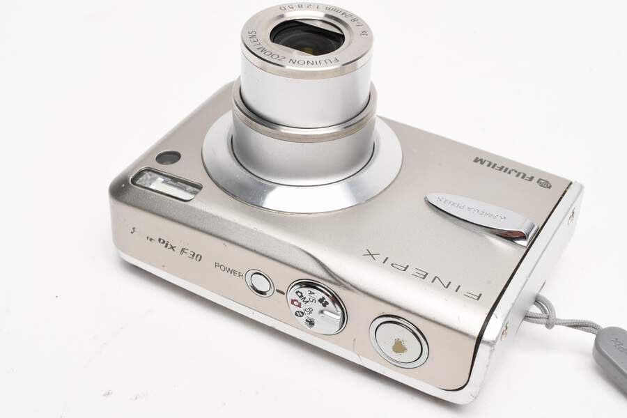 Fujifilm FinePix F30 6.3MP Digital Point&Shoot camera, Tested