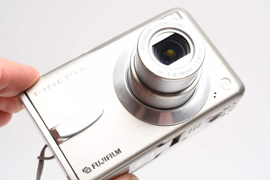 Fujifilm FinePix F30 6.3MP Digital Point&Shoot camera, Tested