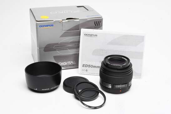 Olympus Zuiko Digital ED 50mm f2 Macro Lens+ UV for Four Thirds