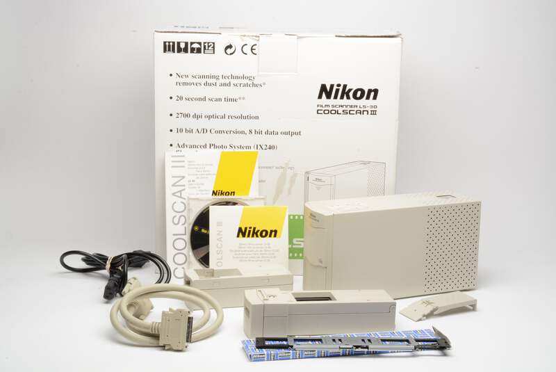 Nikon CoolScan III LS-30 Photo, Slide & Film Scanner (35mm & APS