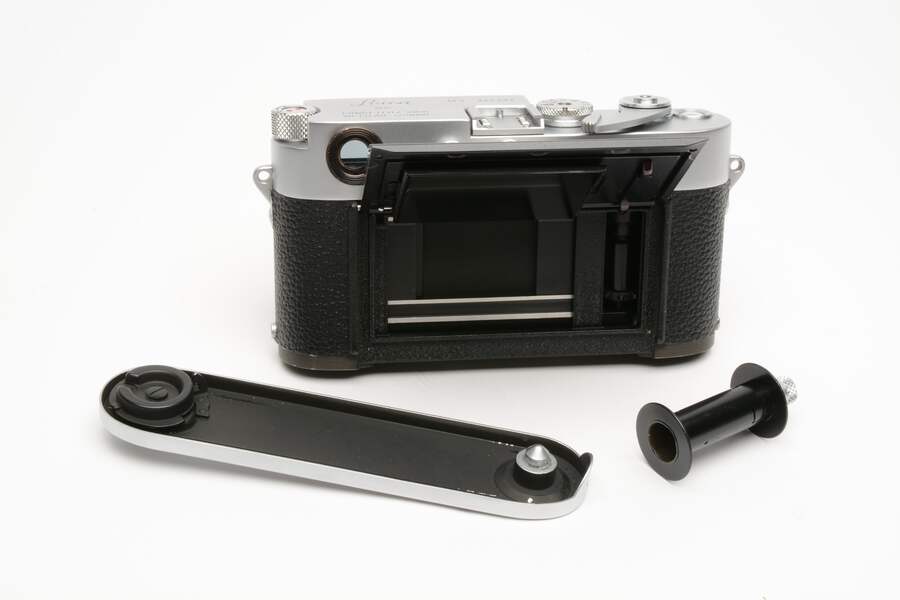Leica M3 DS w/50mm f2 Summicron, Goggles, UV, MC Meter, CLA'd, 6M