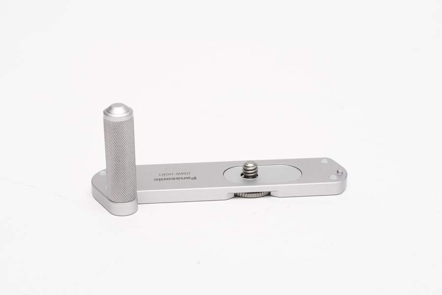 LUMIX　GM1　GM5　社外　グリップ　未使用　DMW-HGR1 風　その2 Panasonic Genuine DMW-HGR1 Hand Grip ONLY (Silver) for LUMIX DMC